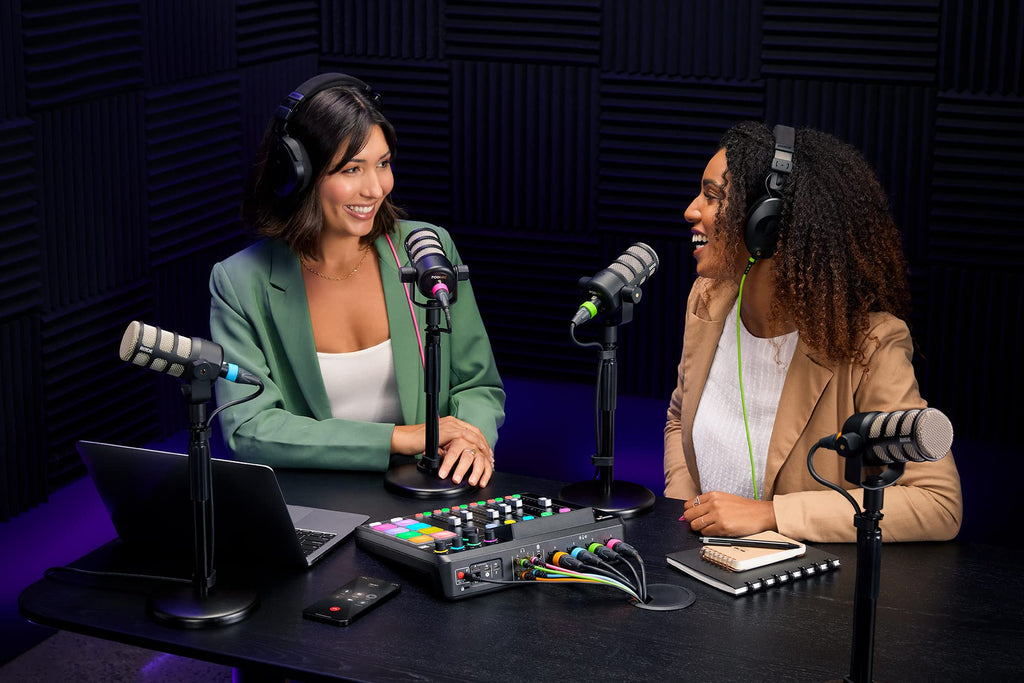 4-Person Podcast Bundle with 4 Mics J2078